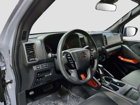 Used 2024 Nissan Frontier PRO-4X w/ Technology Package image 9