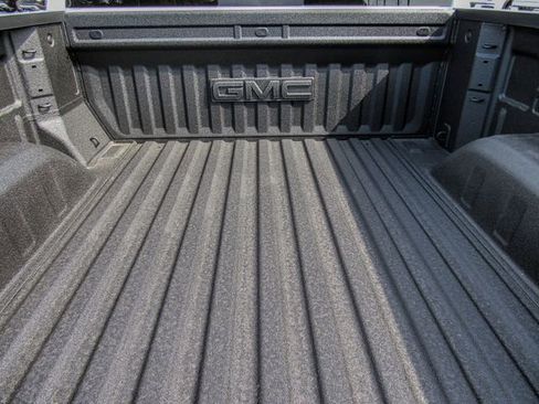 New 2026 GMC Sierra 1500 SLT w/ SLT Premium Package image 6