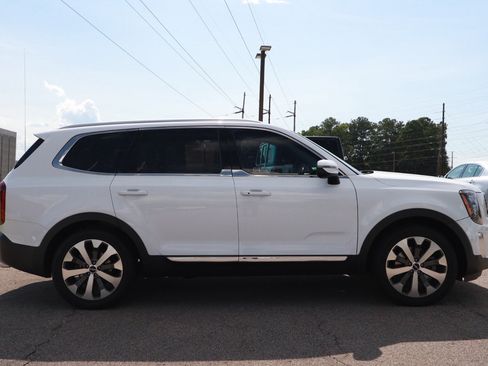 Used 2022 Kia Telluride EX w/ EX Premium Package FWD image 7