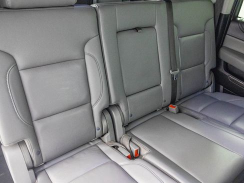 Used 2020 Chevrolet Suburban LT image 41