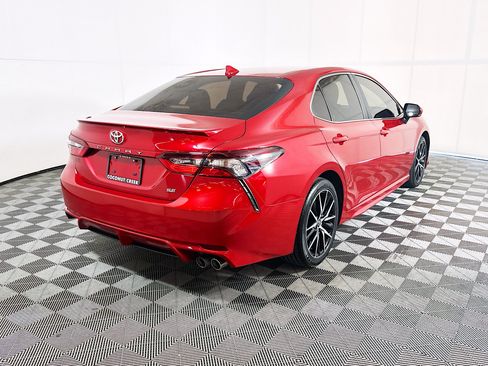 Used 2023 Toyota Camry SE w/ Cold Weather Package FWD image 3