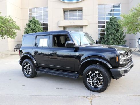 Used 2025 Ford Bronco Outer Banks AWD/4WD image 1
