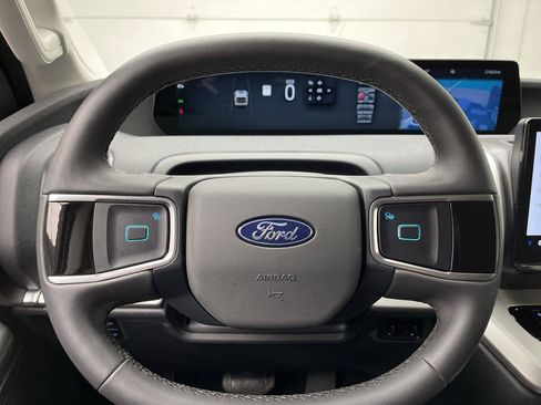 Used 2025 Ford Expedition Max Active AWD/4WD image 15