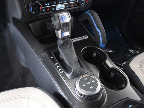 Used 2023 Ford Bronco Wildtrak image 14