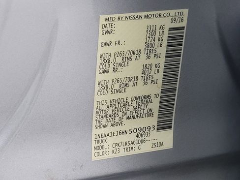 Used 2017 Nissan Titan S image 33