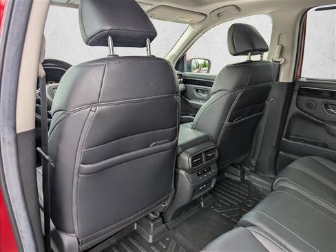 Used 2023 Honda Pilot Touring image 30