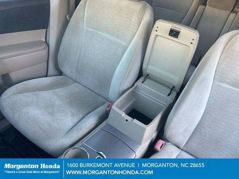 Used 2012 Toyota Highlander FWD w/ Tech Pkg image 25