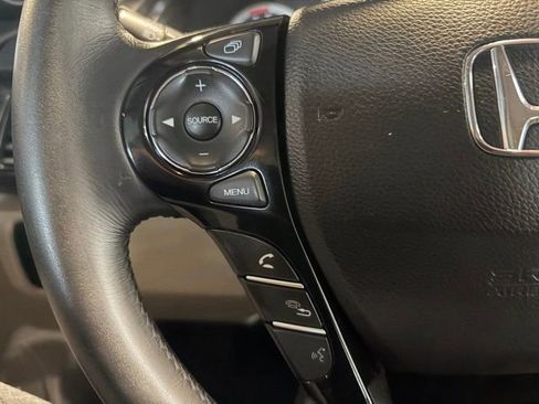 Used 2017 Honda Accord EX-L image 35