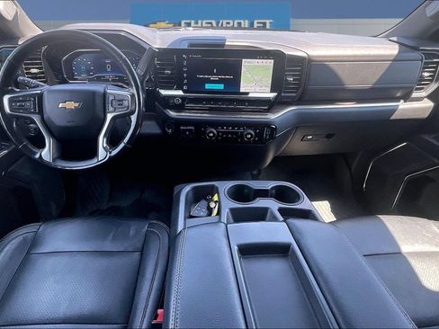 Used 2022 Chevrolet Silverado 1500 LT AWD/4WD image 8