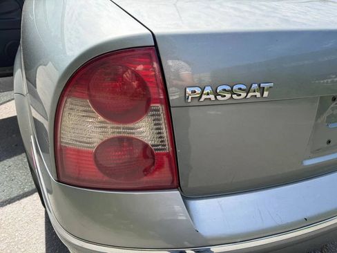 Used 2005 Volkswagen Passat GL FWD image 35