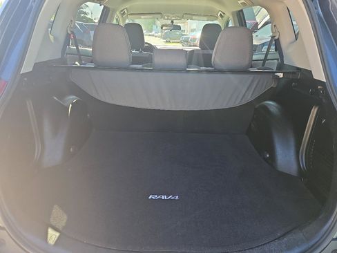 Used 2015 Toyota RAV4 LE AWD/4WD image 8