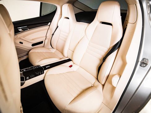 Certified 2015 Porsche Panamera GTS AWD/4WD image 24