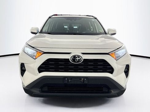 Used 2021 Toyota RAV4 XLE w/ Convenience Package AWD/4WD image 2