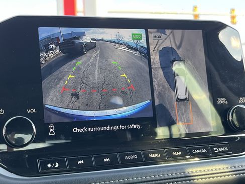 Used 2023 Nissan Rogue Platinum w/ Platinum Premium Package image 35