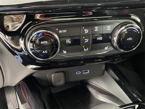 New 2026 Chevrolet Trax RS w/ Sunroof Package image 7