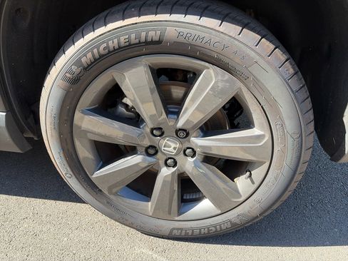 Used 2023 Honda Pilot Sport image 22