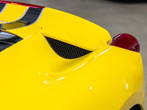 Used 2015 Ferrari 458 Speciale Coupe RWD image 28