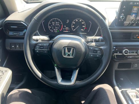 Used 2023 Honda Pilot Touring image 17