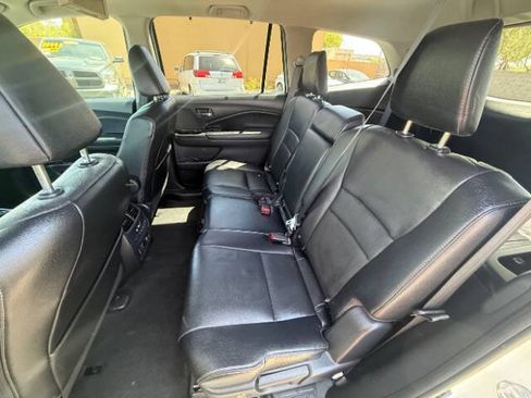 Used 2017 Honda Pilot Touring image 21