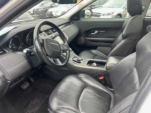Used 2018 Land Rover Range Rover Evoque image 4