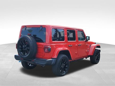 Used 2024 Jeep Wrangler Unlimited Sahara AWD/4WD image 3