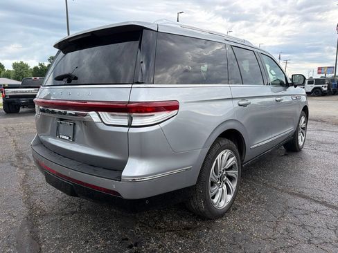 Used 2022 Lincoln Navigator Reserve AWD/4WD image 9