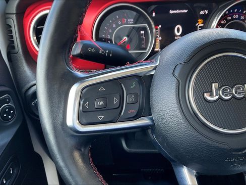Used 2018 Jeep Wrangler Unlimited Rubicon w/ Dual Top Group AWD/4WD image 11