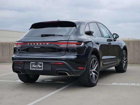 Certified 2025 Porsche Macan image 8