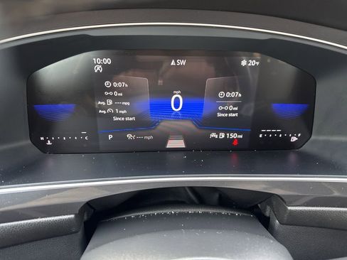 Used 2024 Volkswagen Tiguan SE image 32