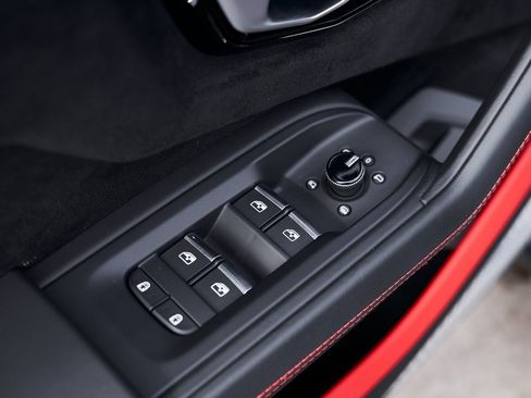 Used 2024 Lamborghini Urus Performante image 39