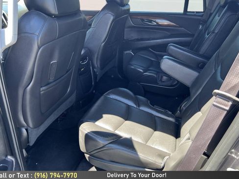 Used 2016 Cadillac Escalade Luxury AWD/4WD image 16