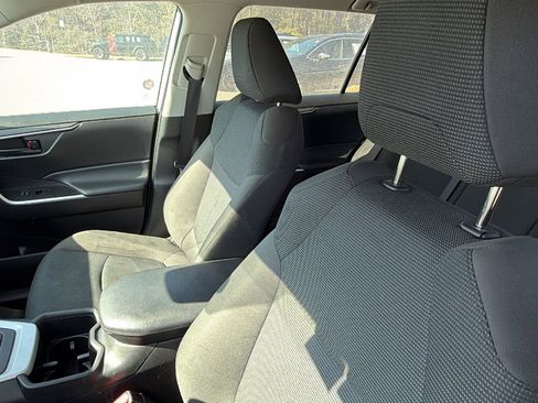 Used 2024 Toyota RAV4 LE image 17