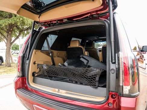 Used 2019 Cadillac Escalade Platinum image 60