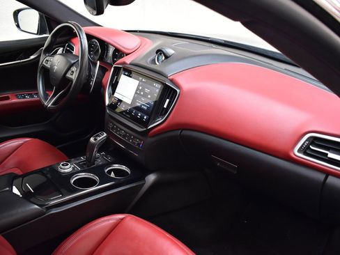 Used 2022 Maserati Ghibli Modena Q4 AWD/4WD image 21