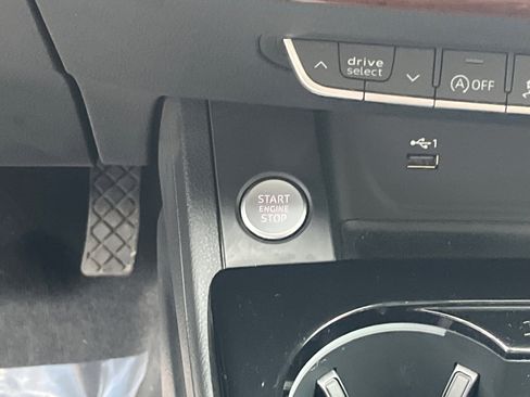 Used 2023 Audi A4 2.0T Premium w/ Convenience Package image 42