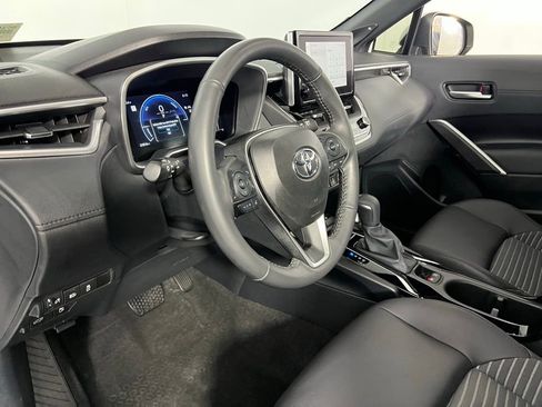 Used 2024 Toyota Corolla Cross XSE image 21