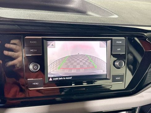 Used 2022 Volkswagen Taos S image 16