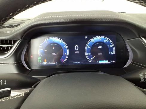 Used 2023 Jeep Grand Cherokee Limited AWD/4WD image 17