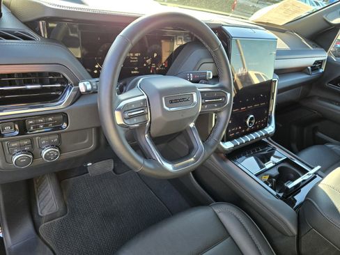 Certified 2025 GMC Yukon Denali image 13