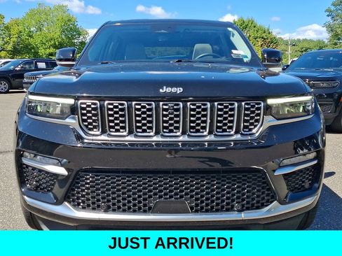 Used 2022 Jeep Grand Cherokee Summit AWD/4WD image 2