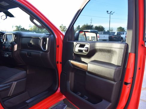 Used 2019 Chevrolet Silverado 1500 LT w/ Texas Edition image 14