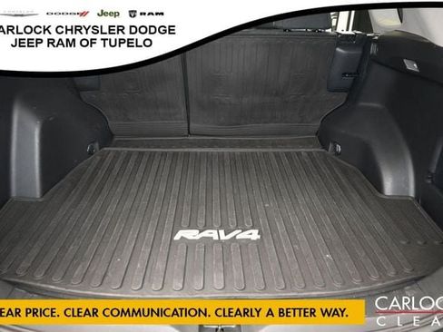 Used 2021 Toyota RAV4 LE AWD/4WD image 28