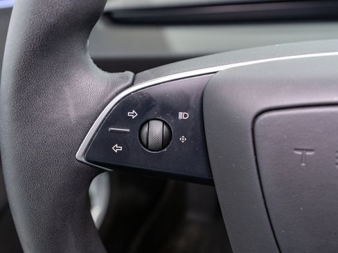 Used 2025 Tesla Model 3 Long Range RWD image 23