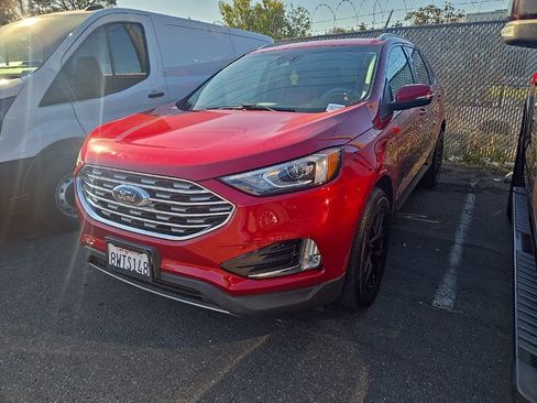 Used 2020 Ford Edge SEL image 3