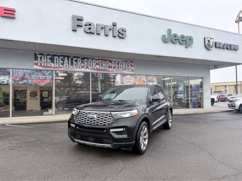 Used 2020 Ford Explorer Platinum w/ Premium Technology Package image 2