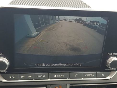 Used 2025 Nissan Altima 2.5 SV FWD image 5