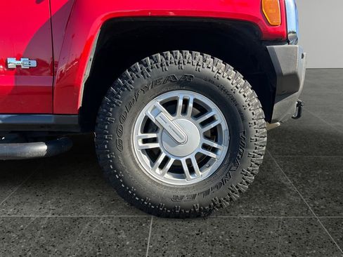 Used 2010 HUMMER H3 AWD/4WD image 10