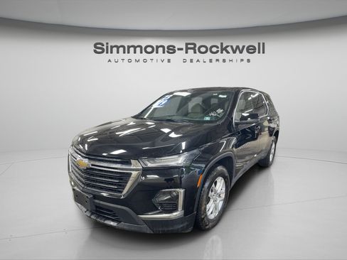 Used 2023 Chevrolet Traverse LS w/ LPO, Floor Liner Package AWD/4WD image 1