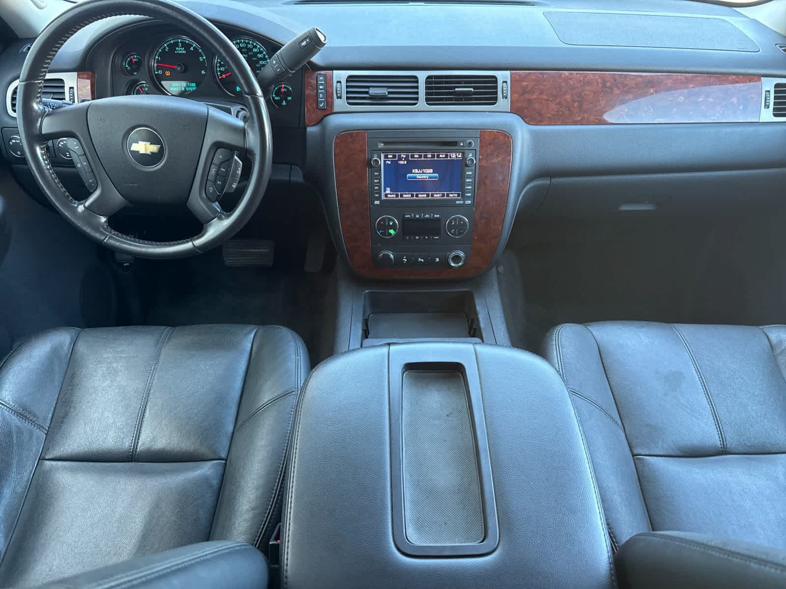 Used 2009 Chevrolet Suburban 2500 LT AWD/4WD image 3
