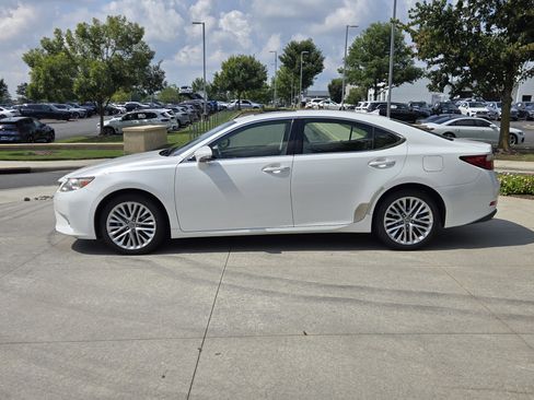 Used 2013 Lexus ES 350 w/ Luxury Pkg FWD image 6
